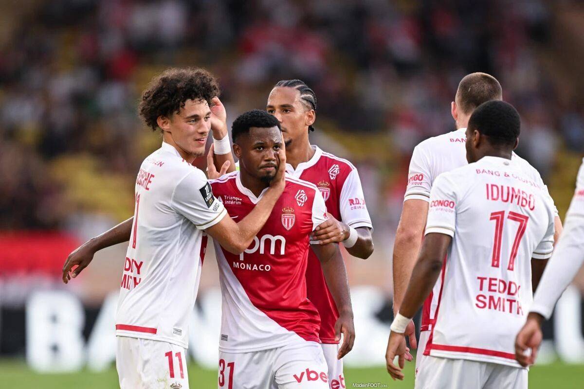 摩纳哥队在比赛中赢得胜利，轻松领先排名(摩纳哥队在比赛中赢得胜利,轻松领先排名第一)