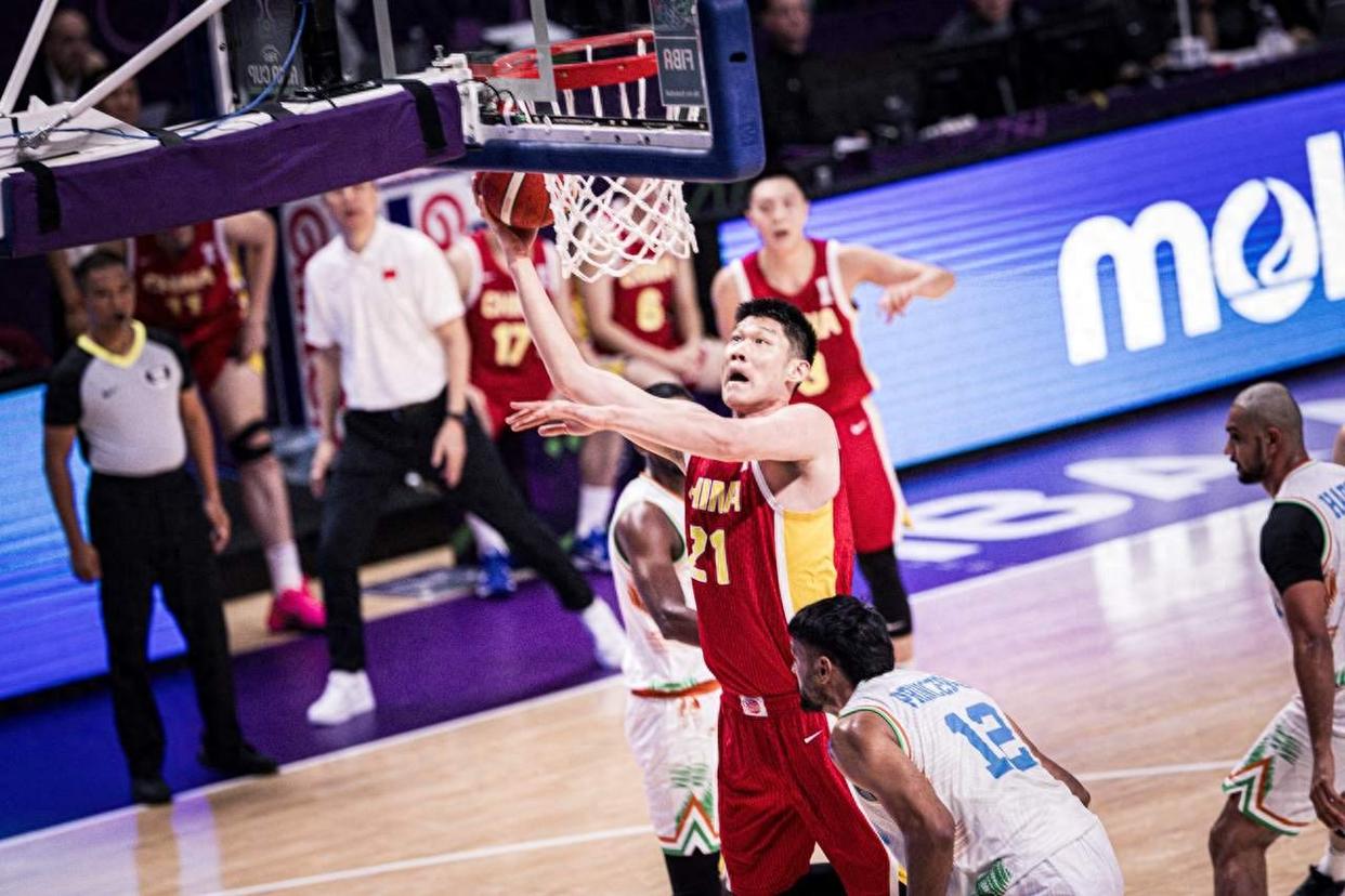 主教练战术精准，领导球队取得胜利的简单介绍