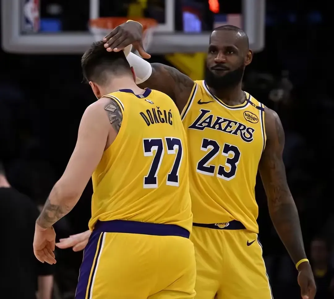 詹姆斯受伤！湖人新冠军之路岌岌可危的简单介绍